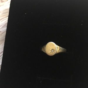 Mejuri Star Signet Ring